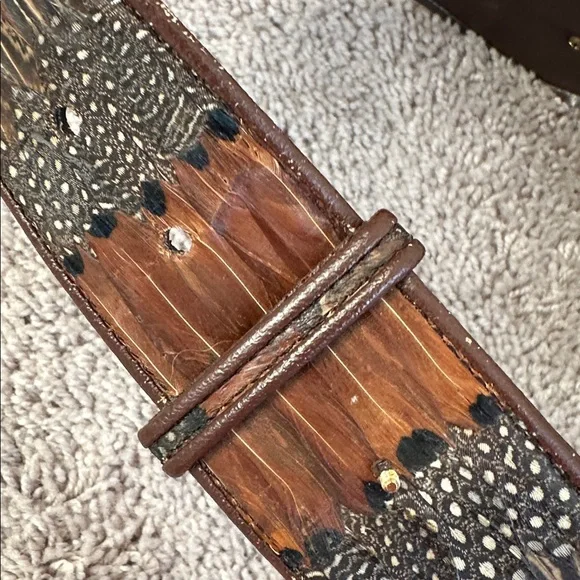 Insane vintage belt! Peacock feathers and gold colored clasp. Adjustable size - Picture 8 of 8